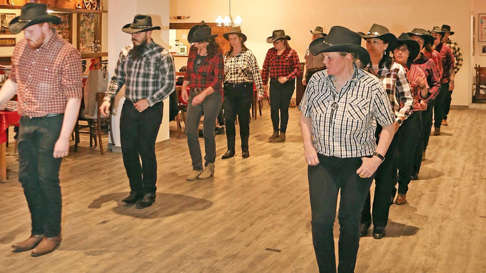 After-Work-Treff: Line Dance - Feierabend mit Rhythmus, Schritten & ganz viel Spaß